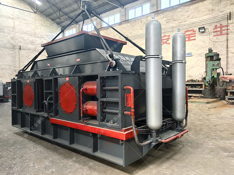 時(shí)產(chǎn)100噸和200噸的石灰石生產(chǎn)線,選擇的液壓對(duì)輥制砂機(jī)有何不同? 時(shí)產(chǎn)100噸和200噸的石灰石生產(chǎn)線,選擇的液壓對(duì)輥制砂機(jī)有何不同?